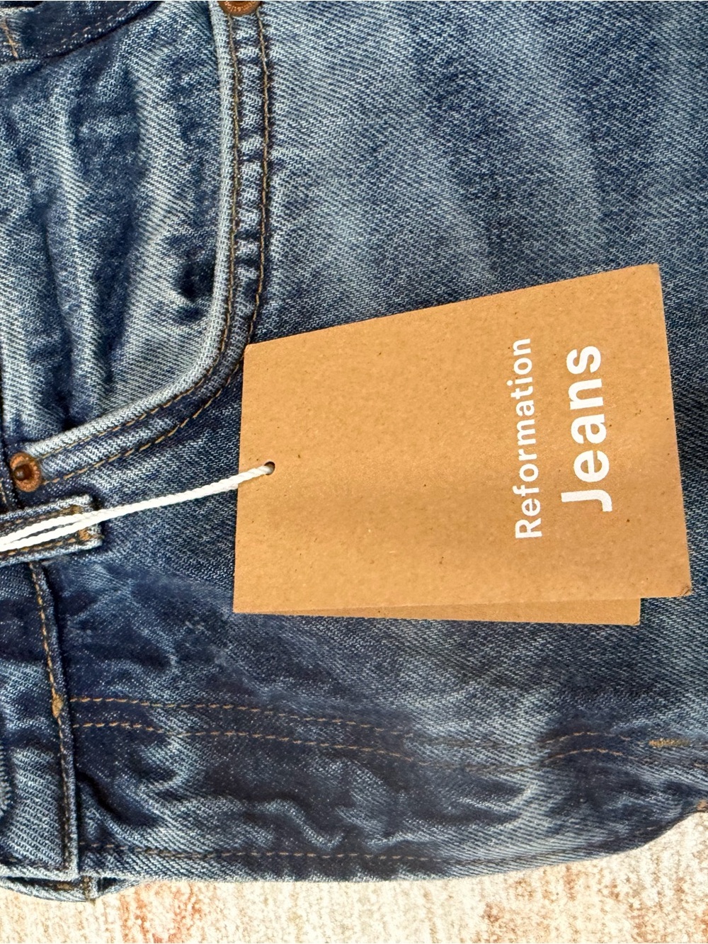 NWT Reformation Jeans in medium blue wash size 27 - Picture 10 of 11